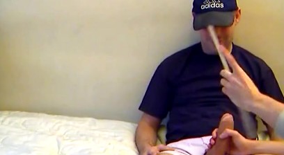 Straight Hetero Delivery Guy Serviced his Huge Dick by a Guy