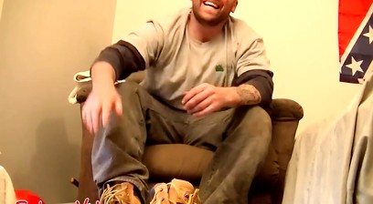 Buff inked amateur Duncan Dixxx blown by black mature homo