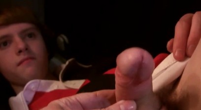 Sporty Twink Lewis Sucked Off - Lewis Taylor