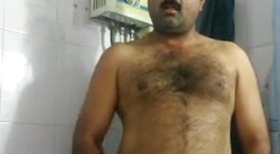 Indiano bigodudo sacudo