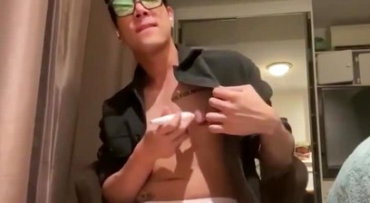 Muscle boy jerks off