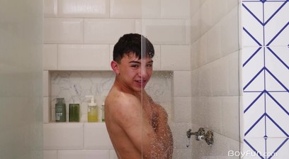 Justin Host + Joji Spencer